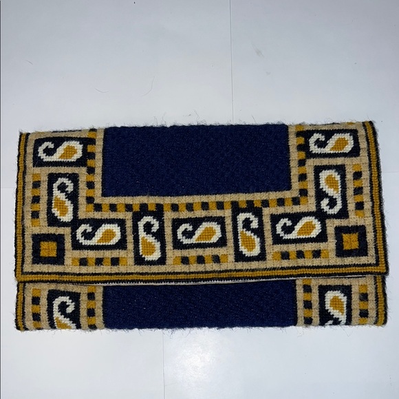 VINTAGE KNIT CROCHET FOLD OUT WALLET - Picture 1 of 16